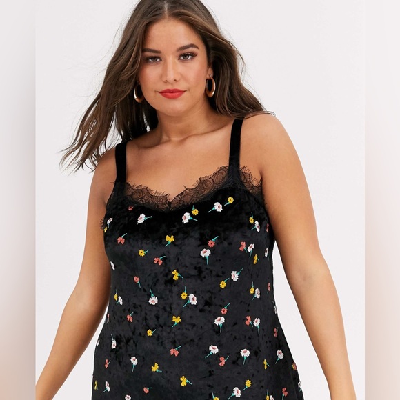 NWOT ASOS DESIGN Curve embroidered velvet midi slip dress with lace trim - Picture 3 of 8